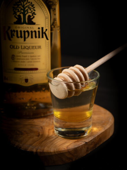 Vodka au miel Krupnik closeup