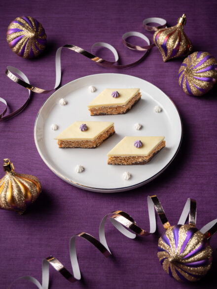 Zelliges, cacahuètes, sésame, duo de chocolat